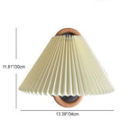 Applique moderna originale in legno massello plissettato a semicerchio con 1 luce