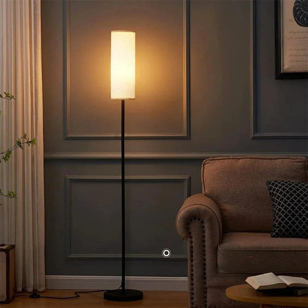 LumiGlow – Lampada da Terra Snella con Paralume Cilindrico per Illuminazione Ambientale Morbida