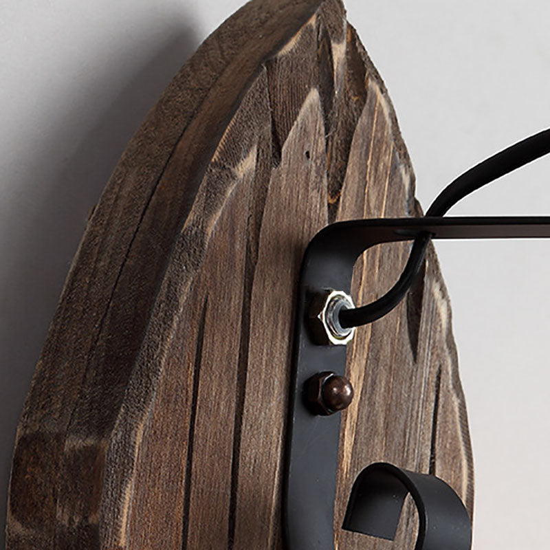 Applique da Parete in Ferro con Paralume in Legno Tradizionale per Cucina