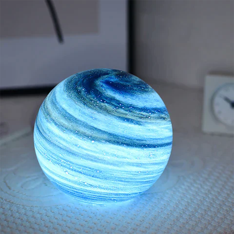 Lampada da Tavolo LED a Sfera con Aspetto Vetro e Superficie a Vortice