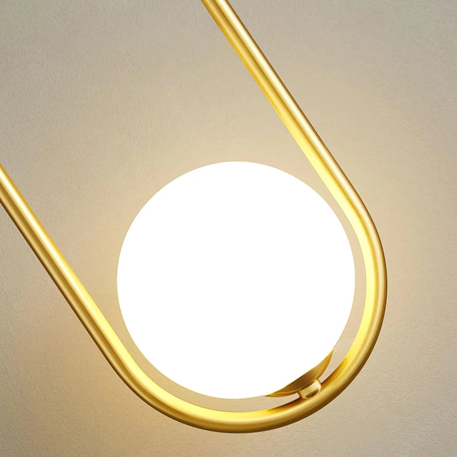 Lampada da Parete in Ferro Ovale Allungata e Stilosa