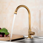 ClearFlow - Rubinetto per lavabo monocomando con design a foro singolo