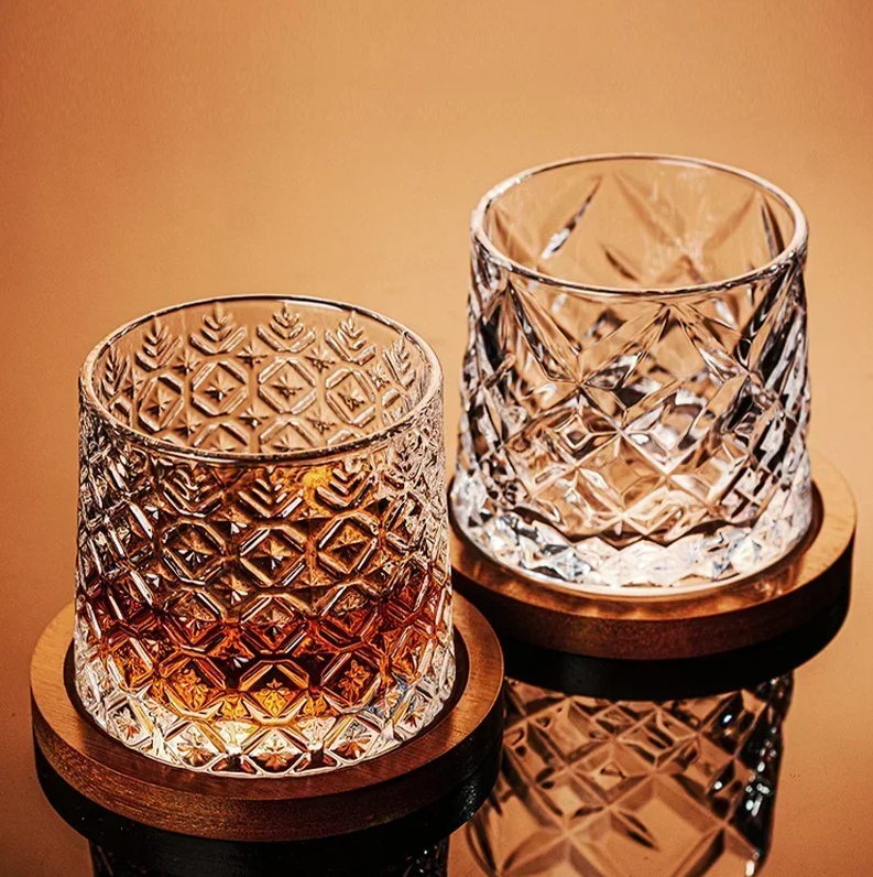 WhiskeySpin - Bicchiere di whisky premium con base rotante intricata per un'esperienza unica