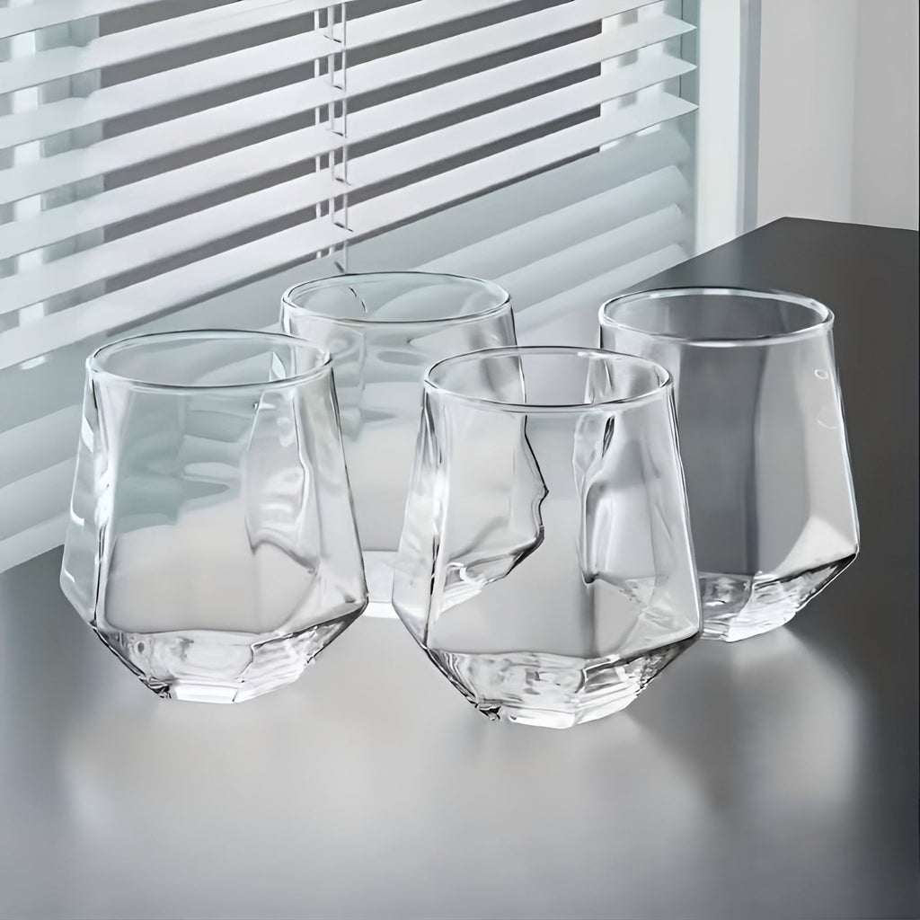 Set di bicchieri da whisky geometrici a 4 pezzi, Colorato – 300 ML Bicchieri per Whisky, Cocktail & Distillati | Eleganti bicchieri Tumbler per Bar, Feste & Idee regalo