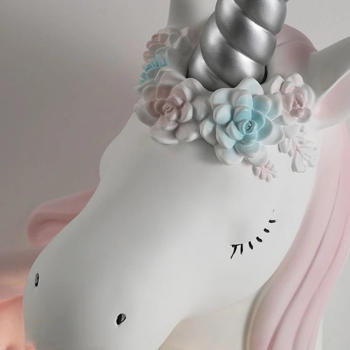 TranquilGlow - Elegante lampada da parete a forma di unicorno per un'atmosfera rilassante