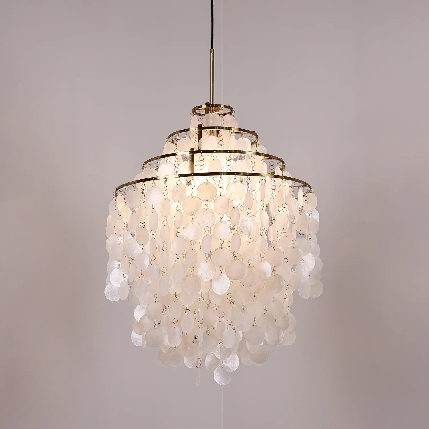 Lampadario Moderno a Forma di Conchiglia