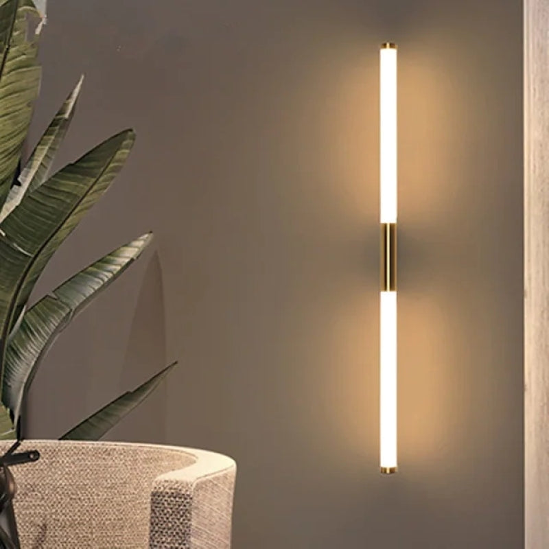 Lampada da Parete Lineare Minimalista Moren in Metallo, Oro