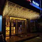 Illuminazione Natalizia a LED con Ghiaccioli e Cielo Stellato – Tenda di Luce per Esterni