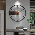 Orologio Horium Grande Rotondo in Metallo per Interni Moderni con un Tocco Elegante
