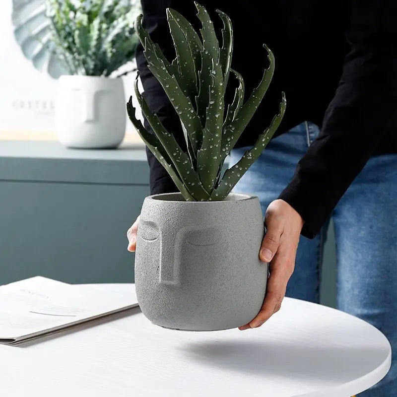 Vaso per Piante con Volto Sculptato Amra