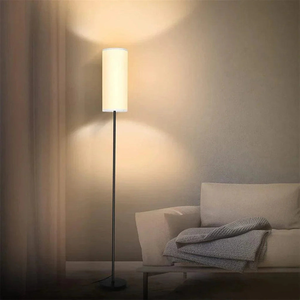 LumiGlow – Lampada da Terra Snella con Paralume Cilindrico per Illuminazione Ambientale Morbida