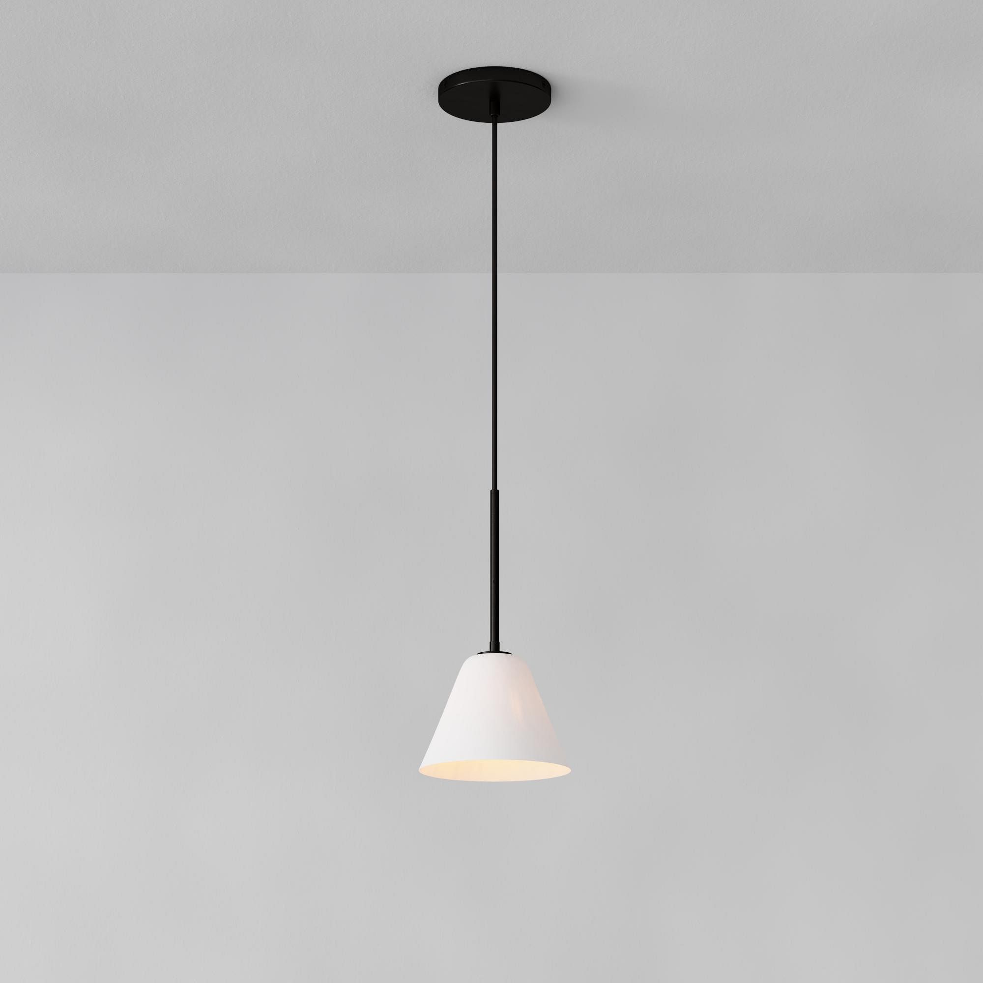 Lampada a sospensione a cono in vetro trasparente per cucina