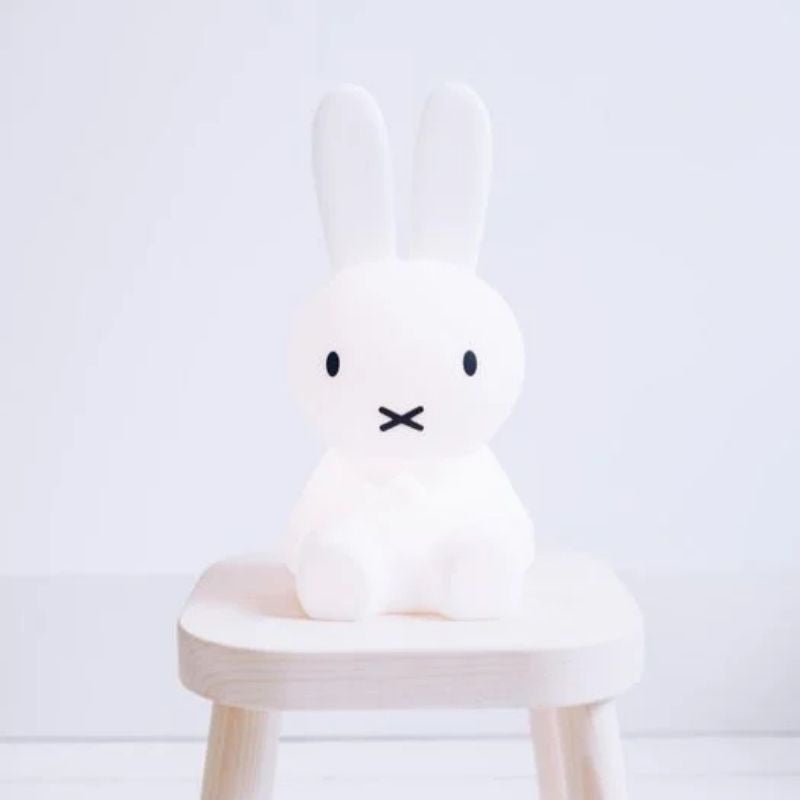 Figura decorativa di coniglio | Design iconico delle figure