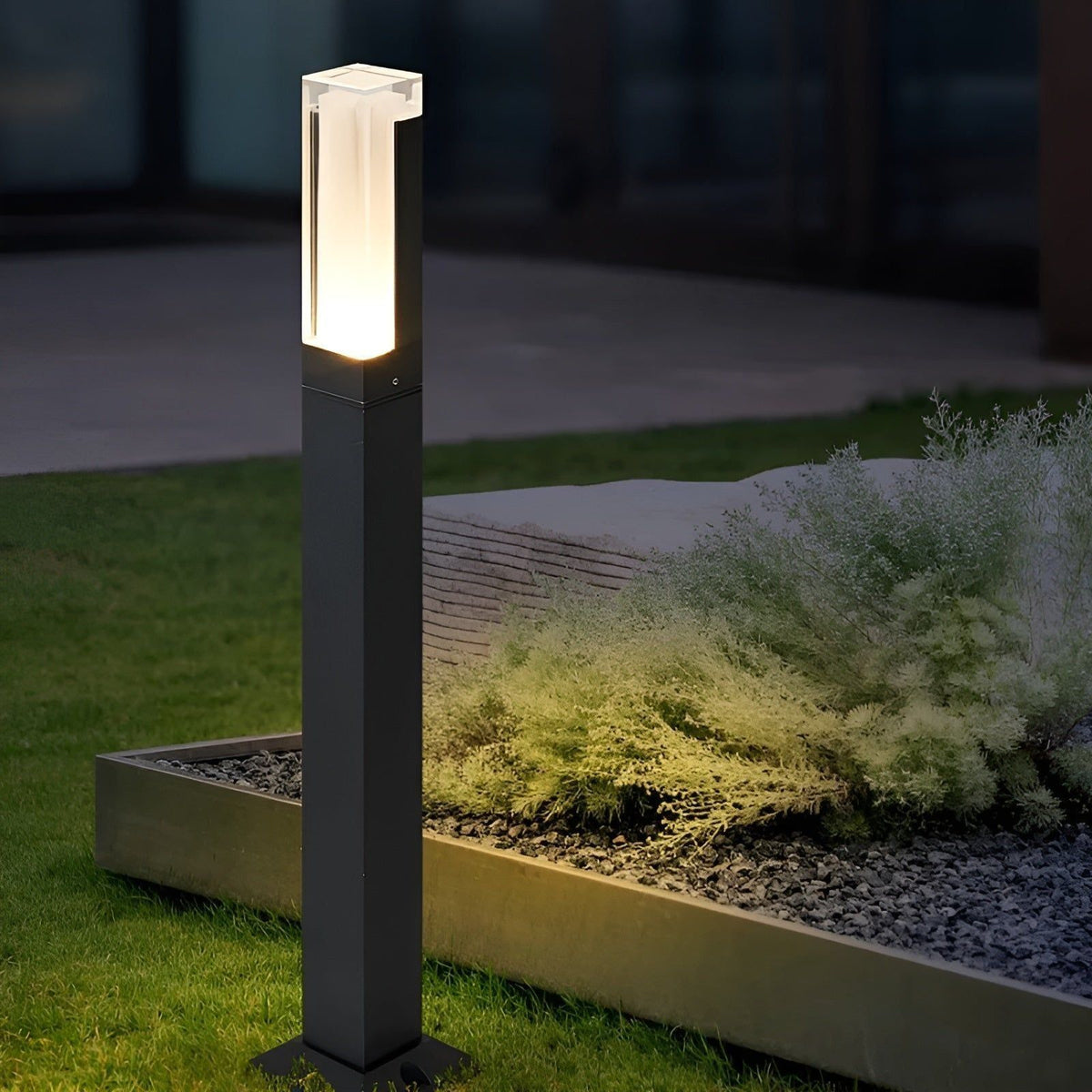 LuxeGarden Glow - Illuminazione moderna per giardini LED