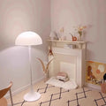 Lampada da terra a LED a forma di fungo scandinava
