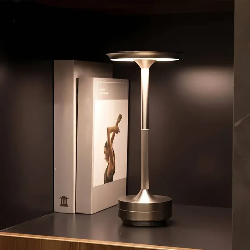 Lampada da Tavolo Ricaricabile LED a Cono in Ottone Moderno 1 Luce