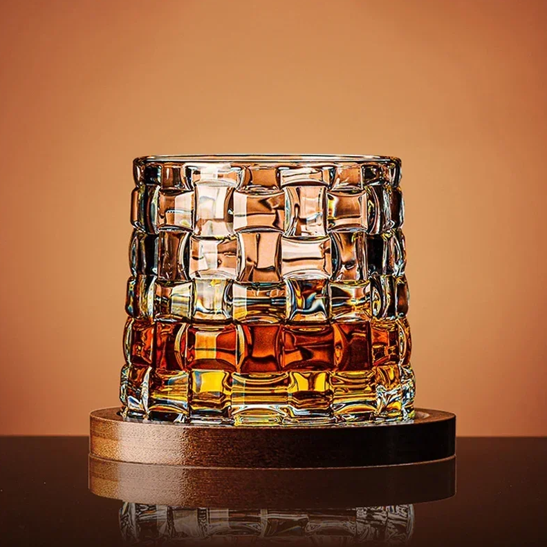 WhiskeySpin - Bicchiere di whisky premium con base rotante intricata per un'esperienza unica