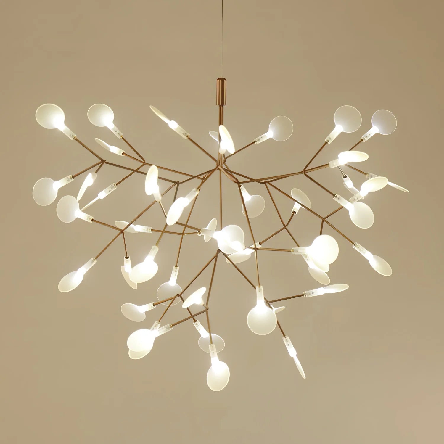 Lampadario in Acrilico a Petali di Rosa Modish