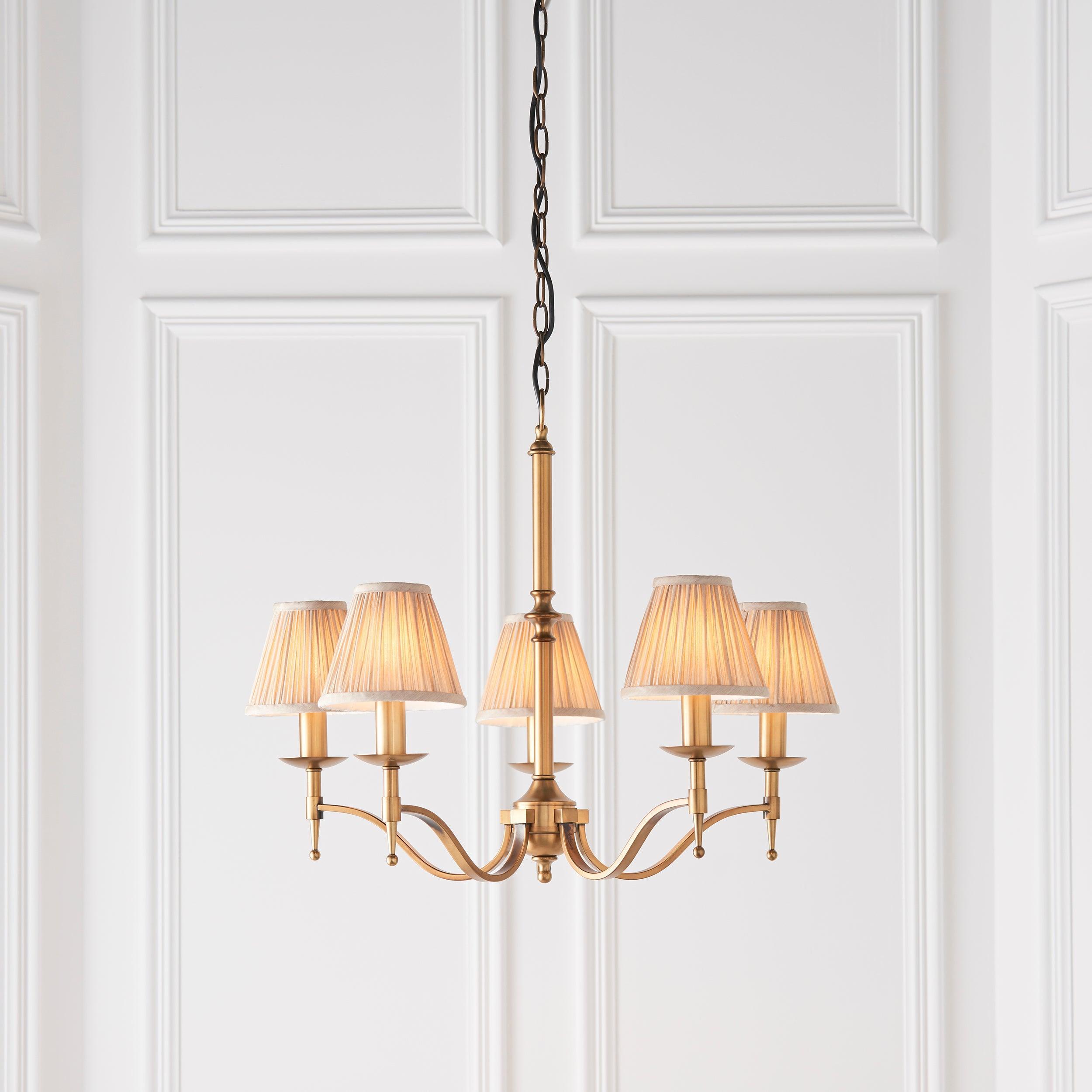 Lampadario Stanford 5 Luci in Ottone Antico - Paralumi Beige