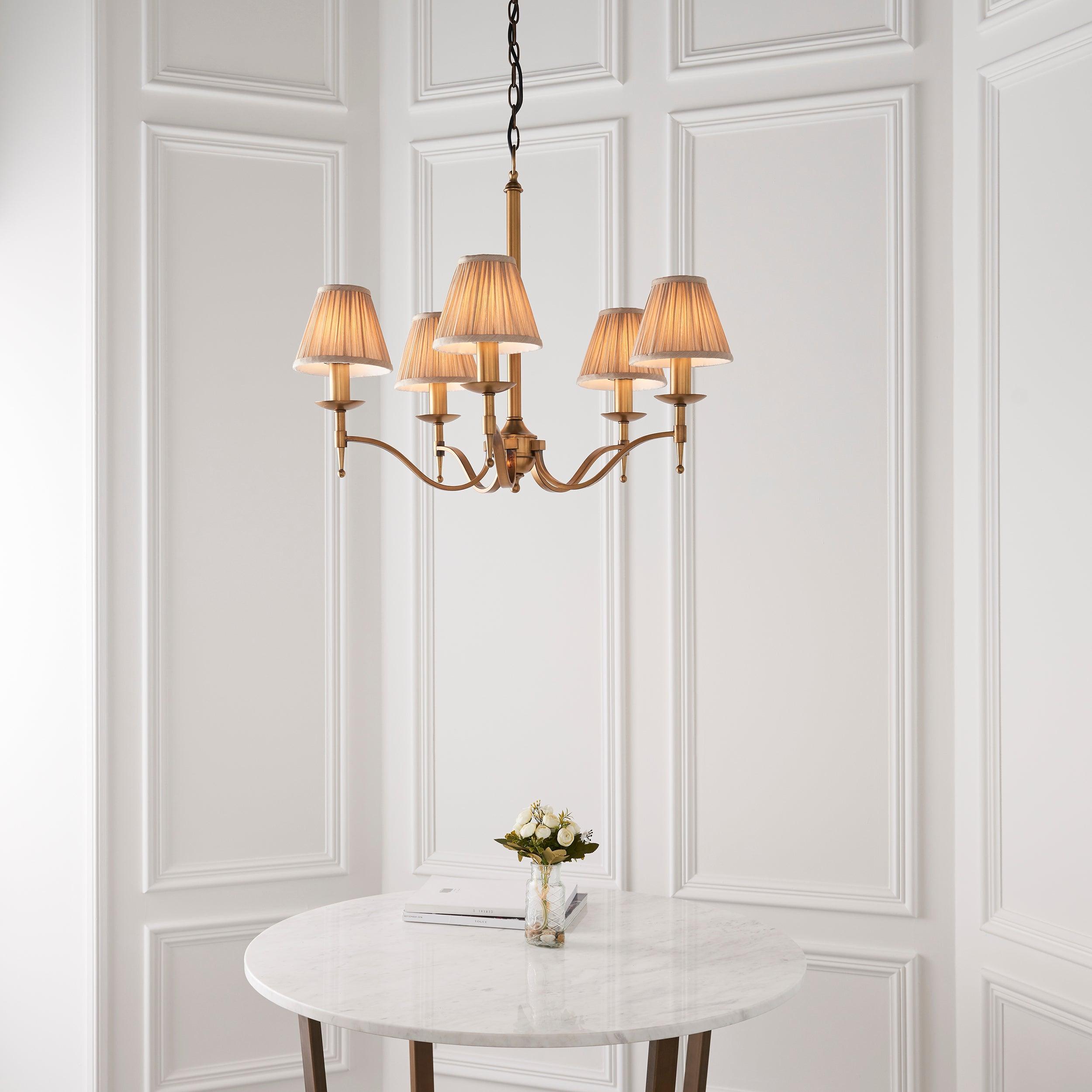 Lampadario Stanford 5 Luci in Ottone Antico - Paralumi Beige