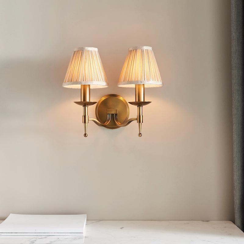 Lampada da Parete Doppia in Ottone Antico Stanford - Ombre Beige