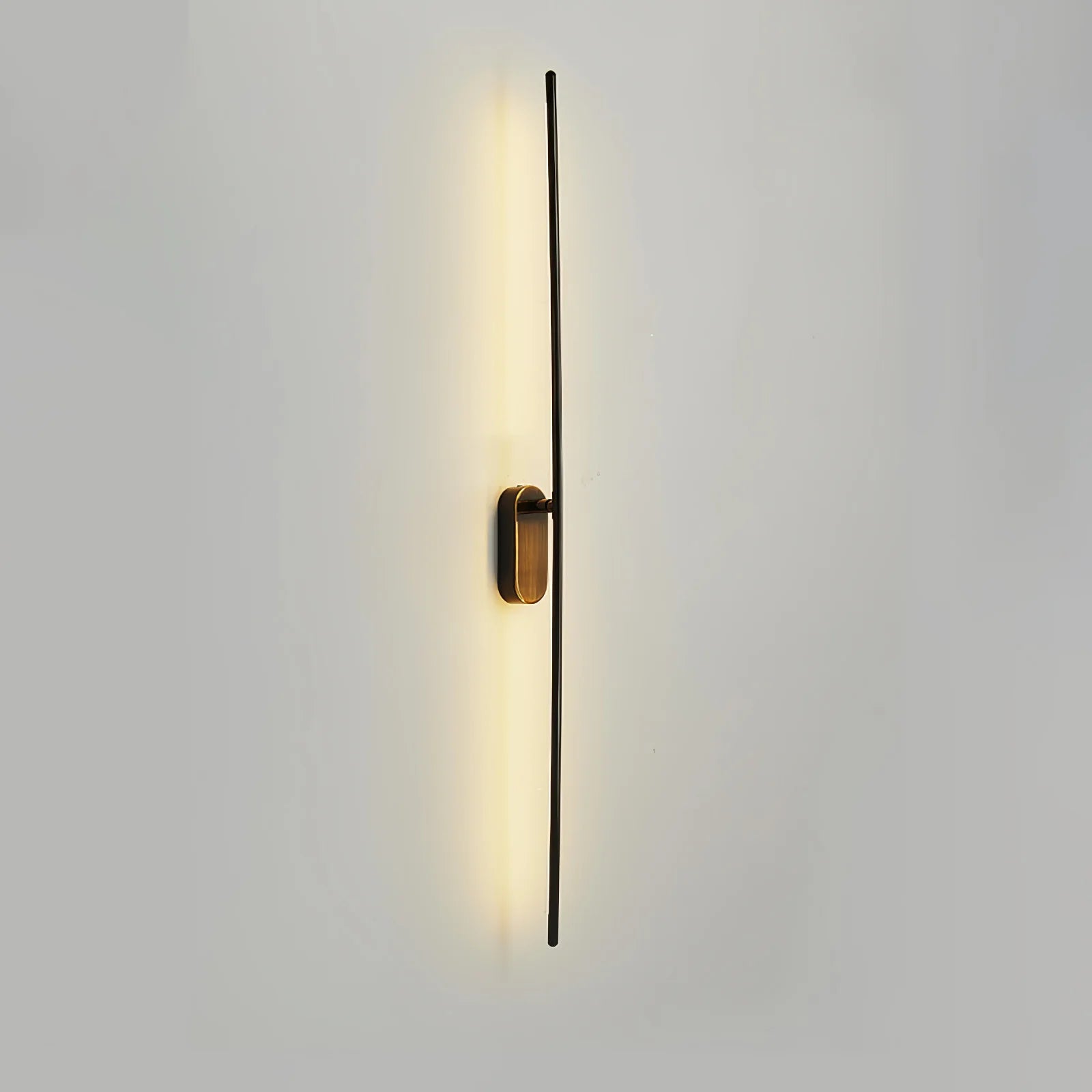Lampada da Parete Lineare Metallica Regolabile