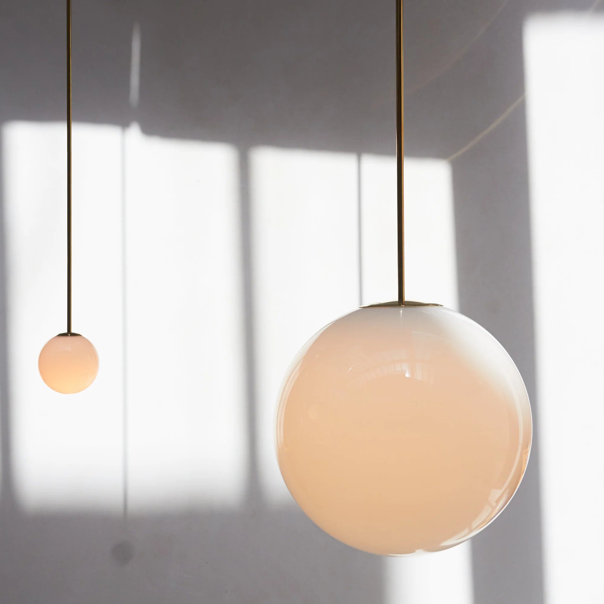 Lampada a Sospensione Minimalista in Ottone