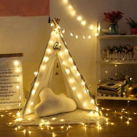 Illuminazione Natalizia a LED con Fiocchi di Neve – Luce Calda o Colorata per Interni ed Esterni