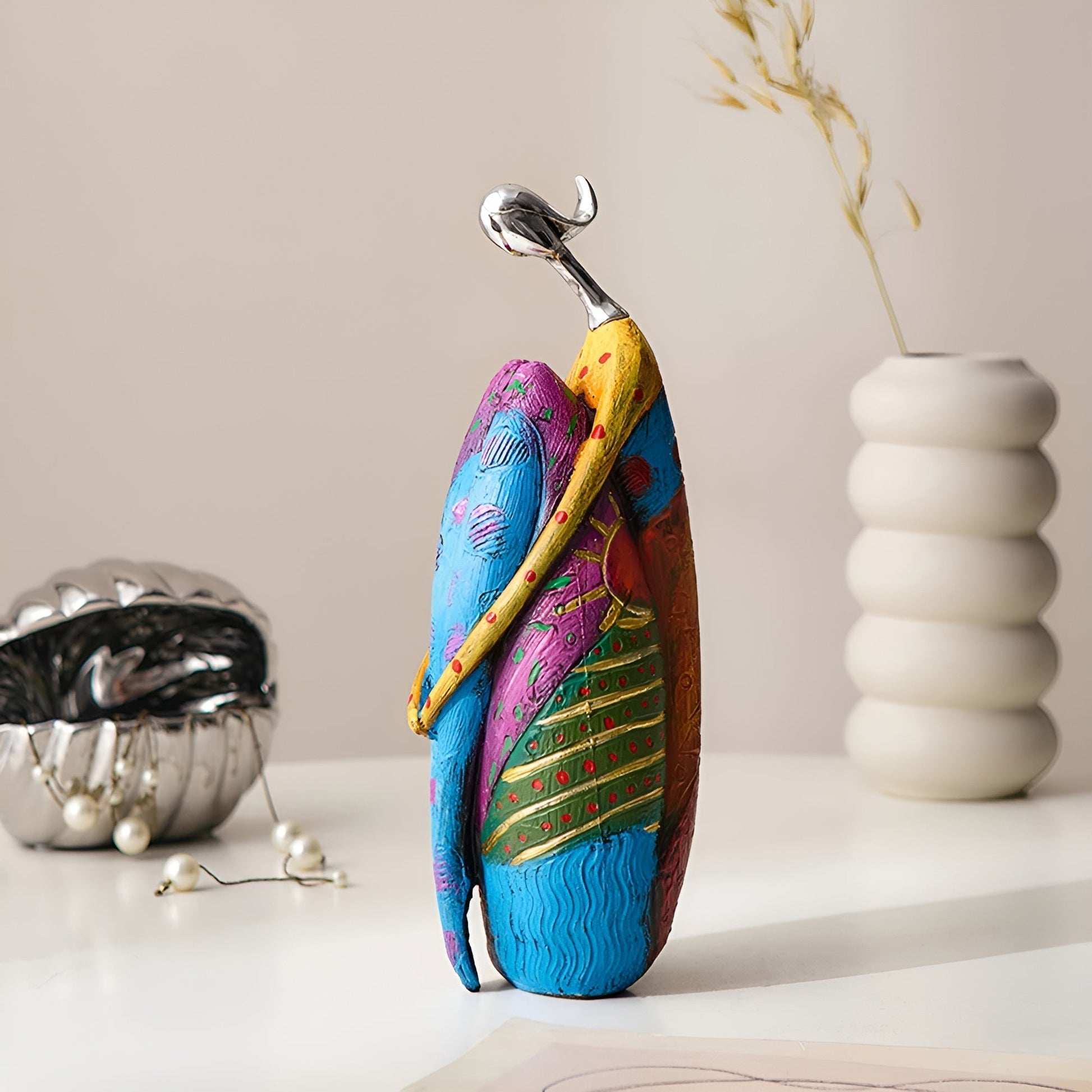GraceForm - Scultura corporea in resina elegante per arredamento moderno