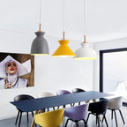 Lampadario Pendente Moderno in Legno di Quercia Nordico con Campana in Ferro per Soggiorno