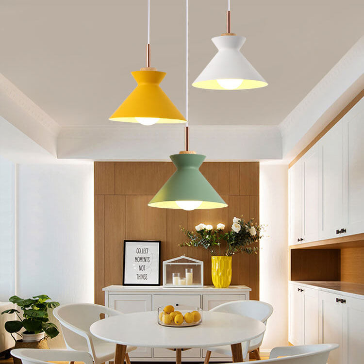 Lampadario Pendente Moderno in Legno di Quercia Nordico con Campana in Ferro per Soggiorno