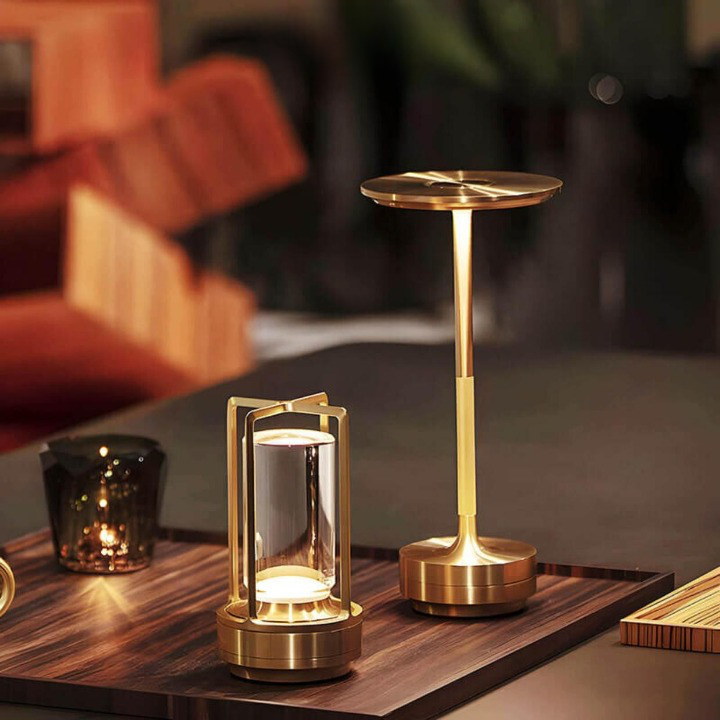 AuraBeam - Elegante Lampada da Tavolo Wireless