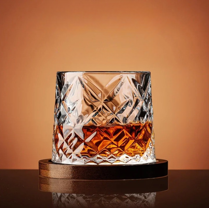 WhiskeySpin - Bicchiere di whisky premium con base rotante intricata per un'esperienza unica