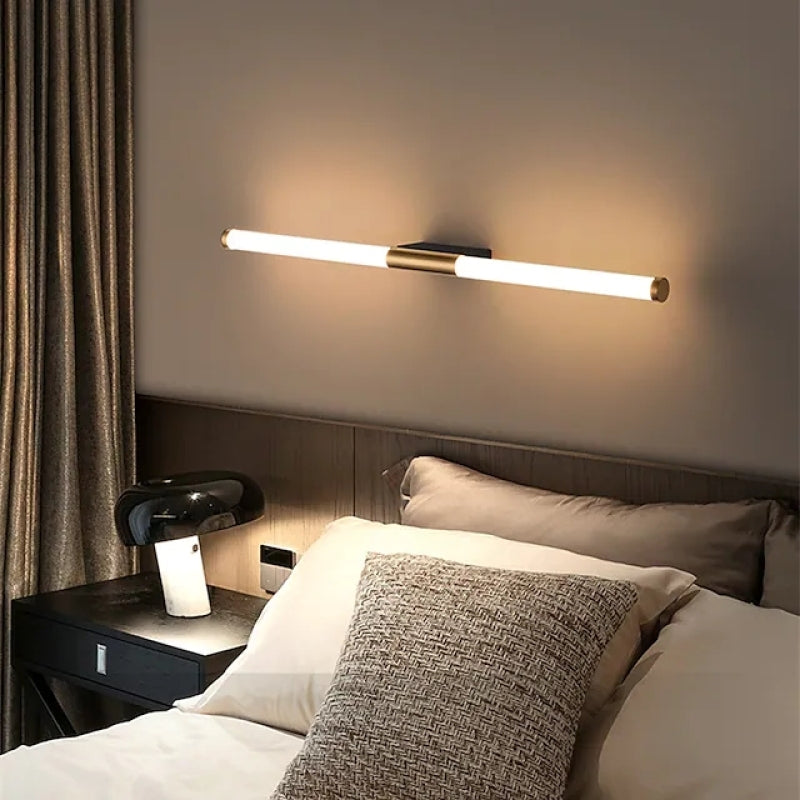 Lampada da Parete Lineare Minimalista Moren in Metallo, Oro