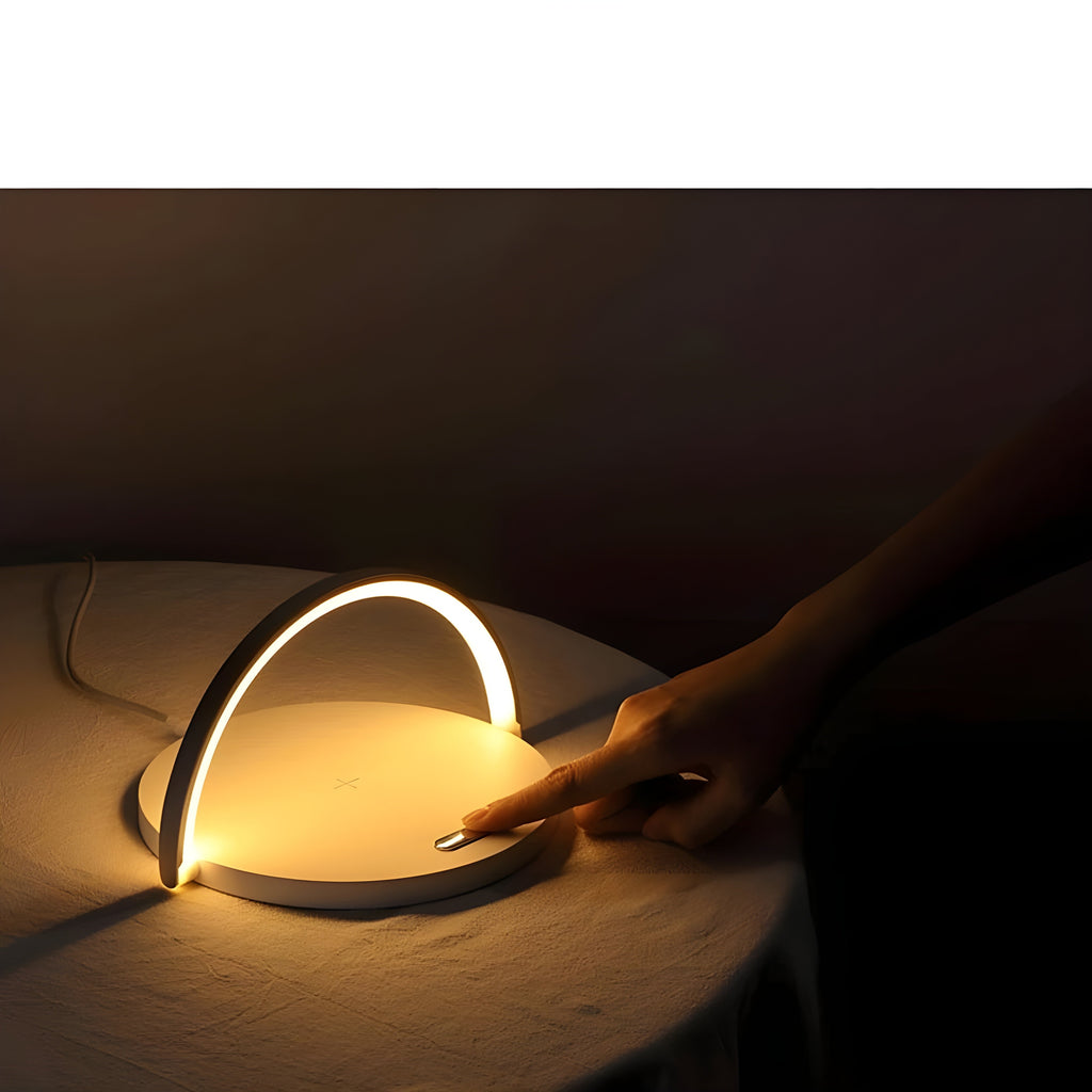 ChargeBeam Lamp - Lampada da tavolo LED con funzione di ricarica senza fili