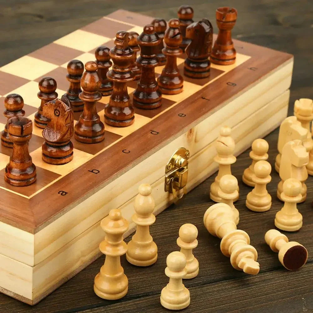 Set di Scacchi Pieghevole in Legno