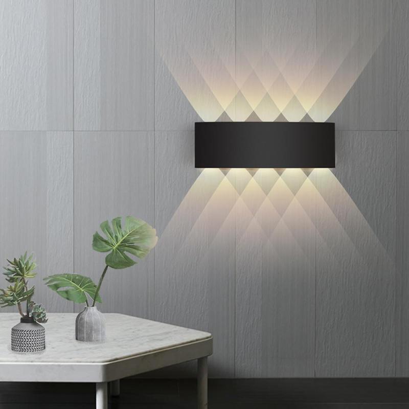 Lampada da parete esterna rettangolare moderna in metallo Tronix, Nero/Bianco, effetto onda d'acqua