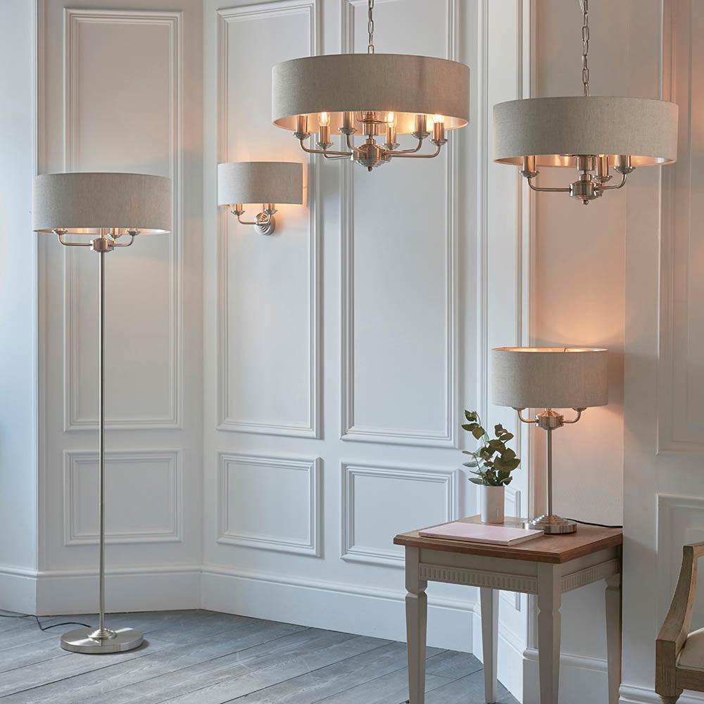Lampada da Parete Highclere in Cromo Spazzolato - Paralume in Lino Naturale