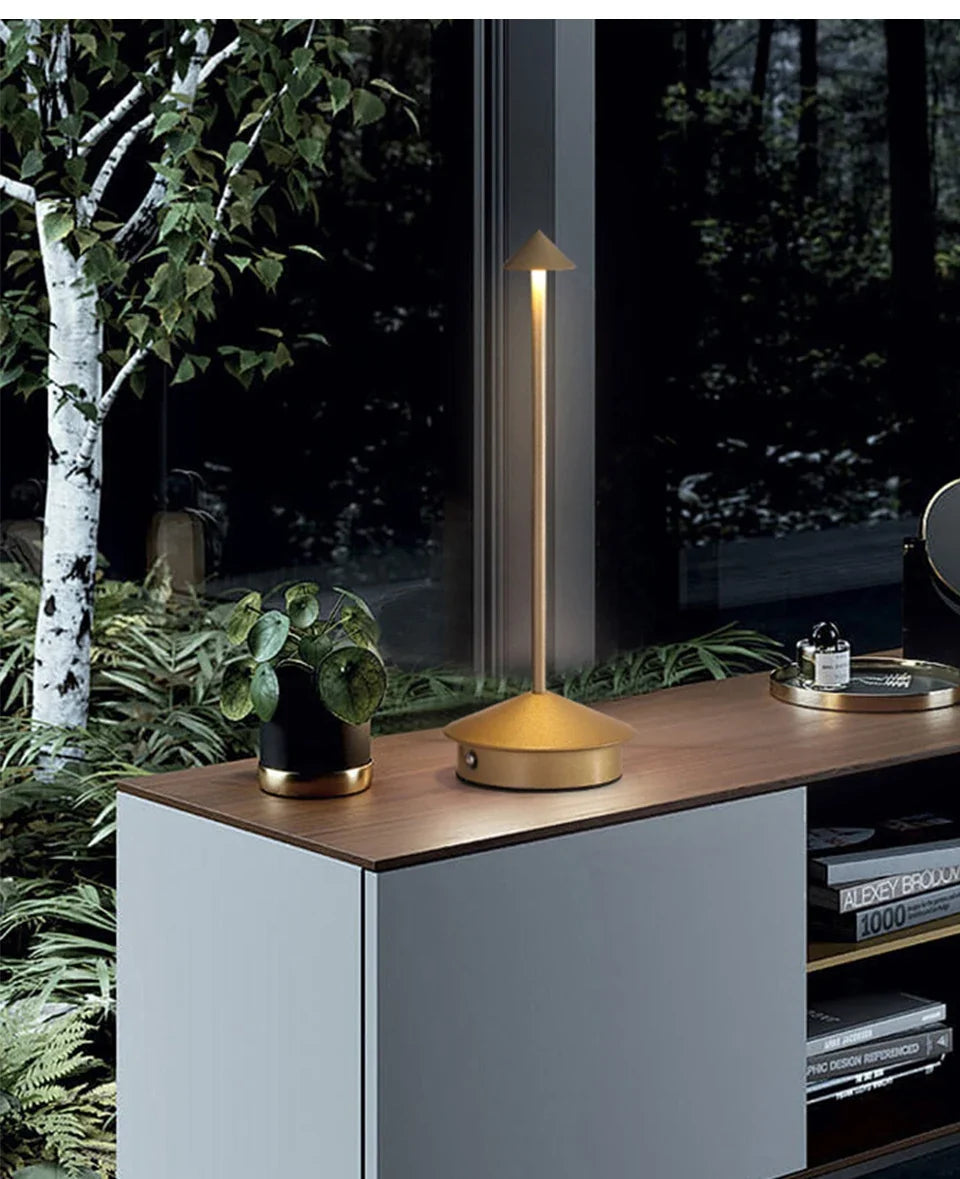 LumaTouch – Lampada da Tavolo LED Ricaricabile con Dimming Continuo
