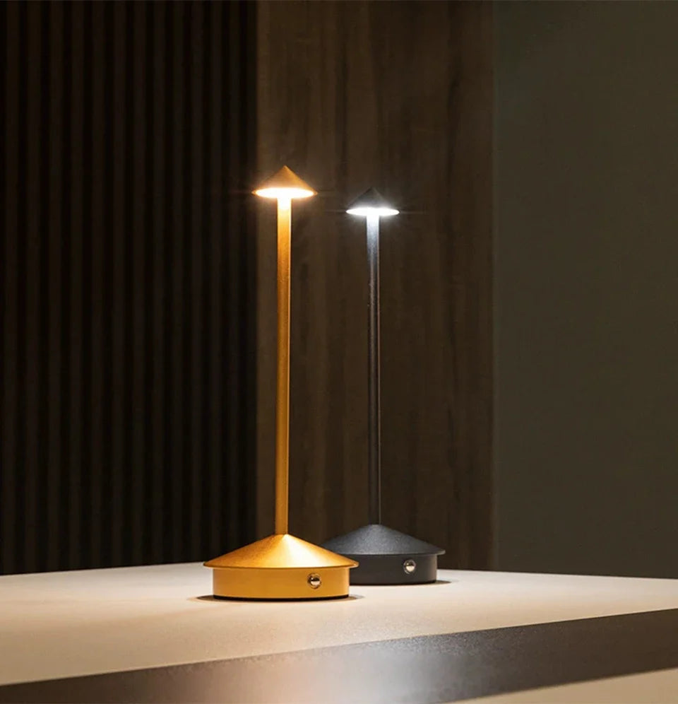 LumaTouch – Lampada da Tavolo LED Ricaricabile con Dimming Continuo