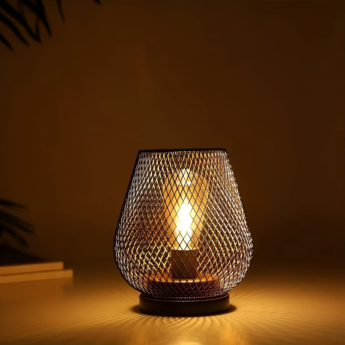 Lampada CageLuxe - Lampada da tavolo LED in metallo a gabbia senza fili