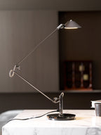 Lampada da scrivania nera regolabile