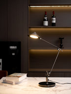 Lampada da scrivania nera regolabile
