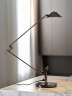 Lampada da scrivania nera regolabile
