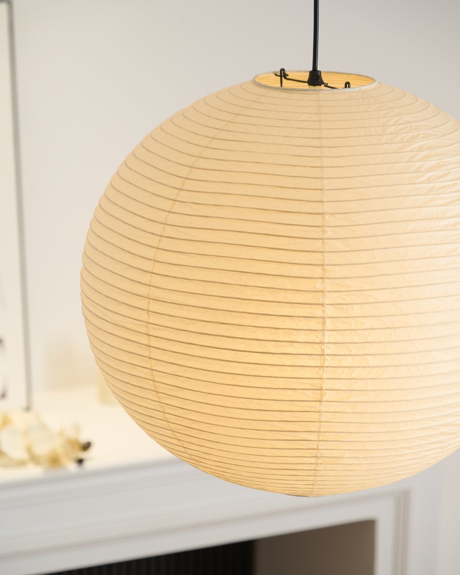 Lampada a sospensione in carta ispirata al Giappone con luce ambientale soffusa