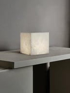 Lampada da Tavolo Cubica in Alabastro