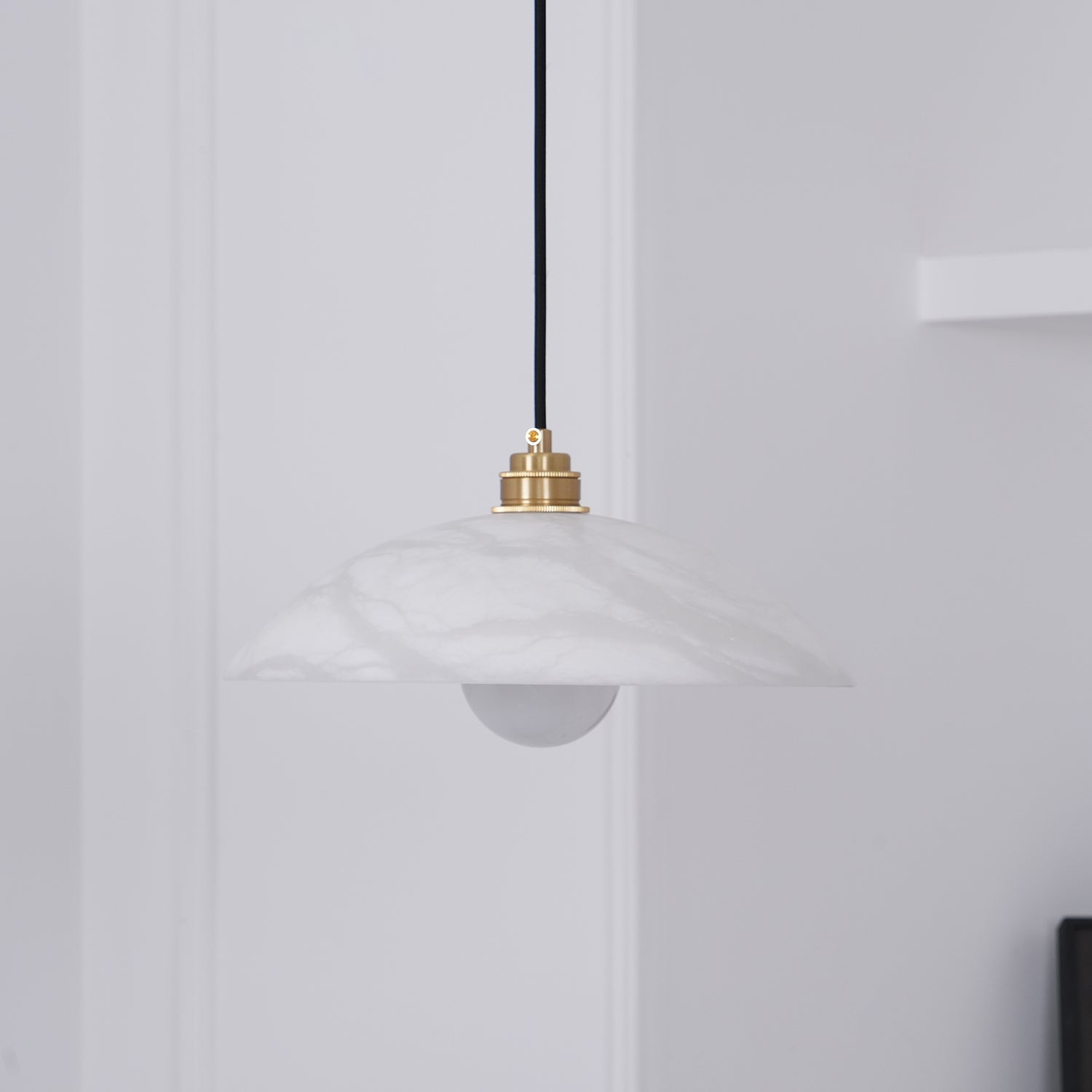 Lampada a Sospensione Delin Dome Alabastro & Ottone