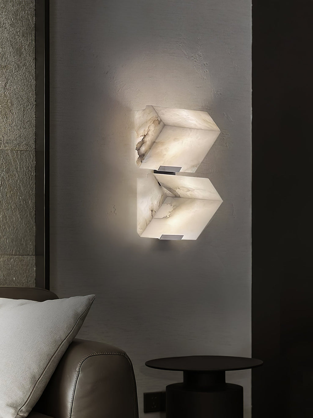 Lampada da parete a gradini in alabastro