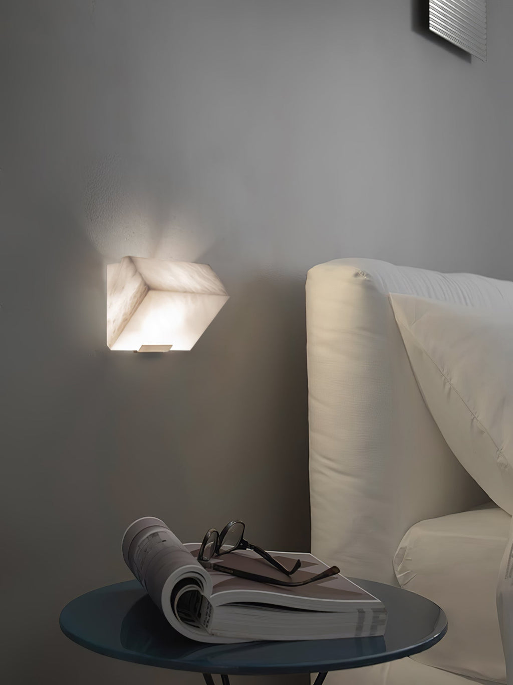 Lampada da parete a gradini in alabastro