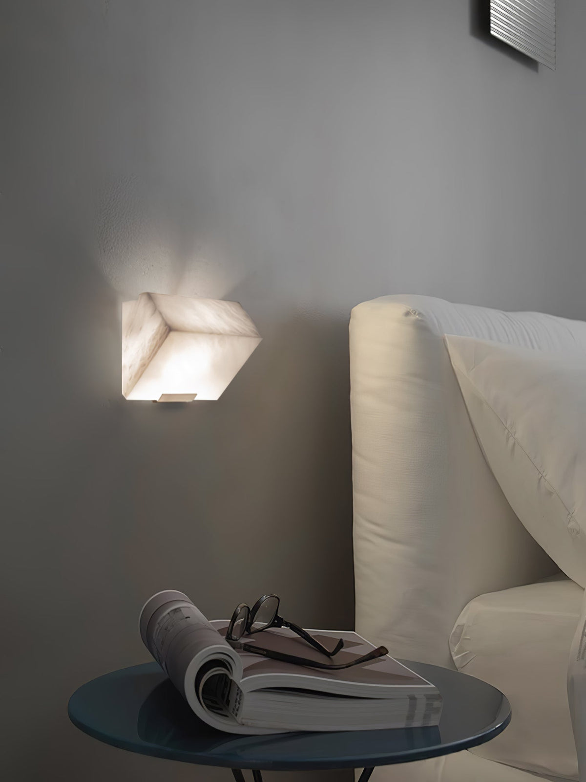 Lampada da parete a gradini in alabastro